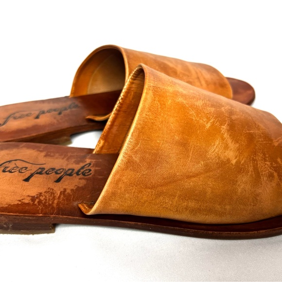 Free People Leather Slide Sandals Cognac  Tan Distressed Boho Minimalist Size 9 - Picture 5 of 8